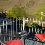 Gaestehaus & Weingut Cluesserath-weiler