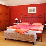 Гостевой дом Gaestehaus & Weingut Cluesserath-weiler 4*