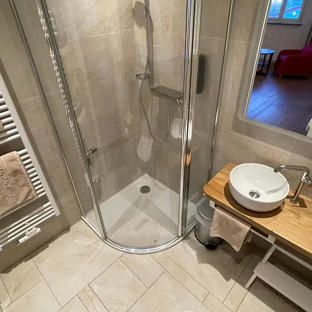 Gaestehaus & Weingut Cluesserath-weiler בית הארחה