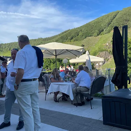Gaestehaus & Weingut Cluesserath-weiler 4* トリッテンハイム