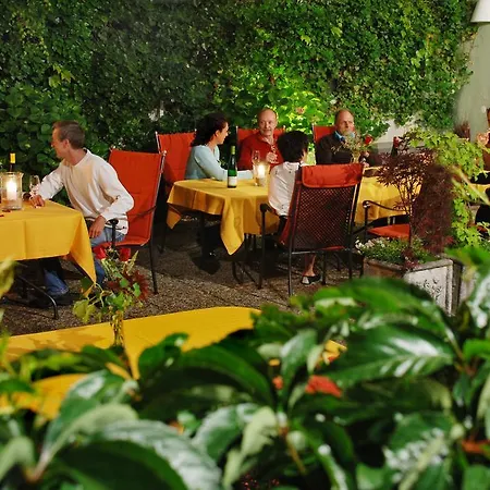 Gaestehaus & Weingut Cluesserath-weiler