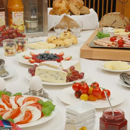 בית הארחה Gaestehaus & Weingut Cluesserath-weiler