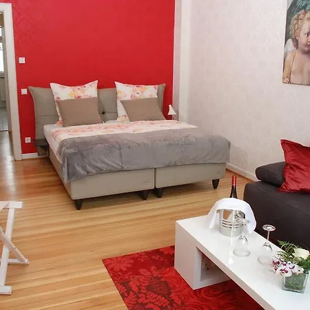 Gaestehaus & Weingut Cluesserath-weiler טריטנהיים