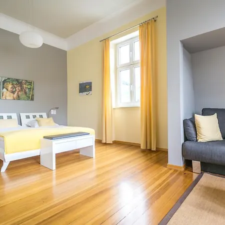 Gaestehaus & Weingut Cluesserath-weiler Casa de hóspedes 4*