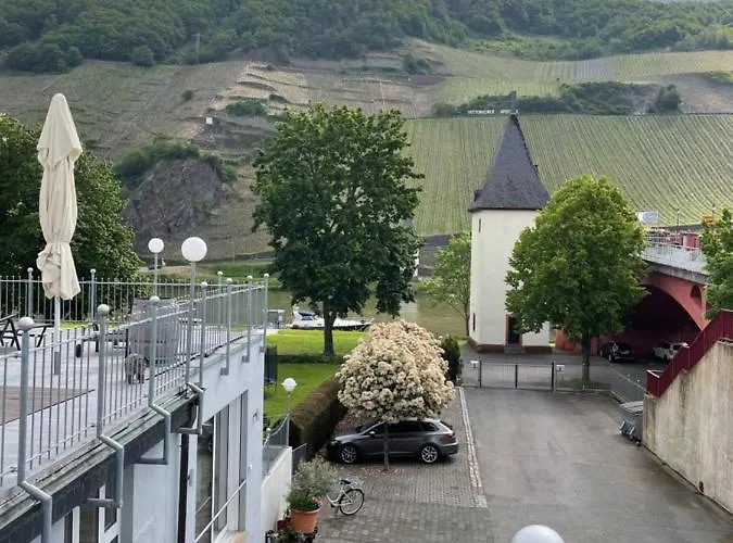 Gaestehaus & Weingut Cluesserath-weiler Trittenheim